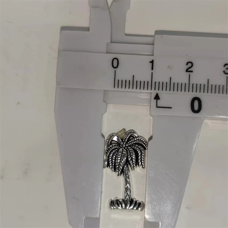 Креативный серебряный значок и – обзор и цена Men Accessories In Silver